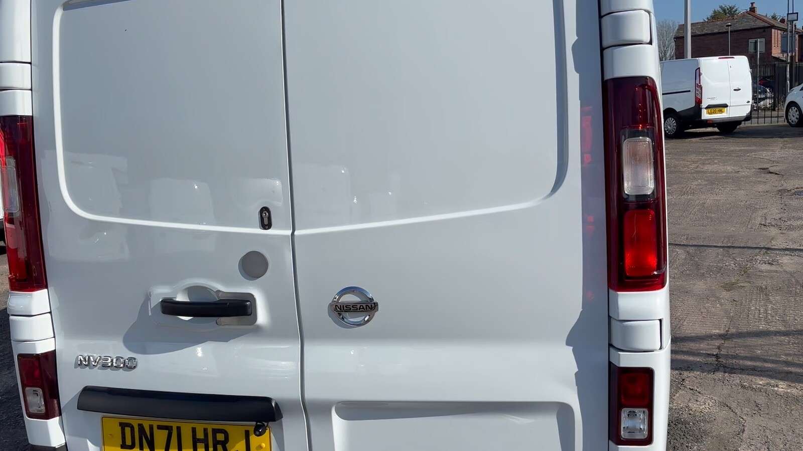 2021 NISSAN NV300 2021 NISSAN NV300