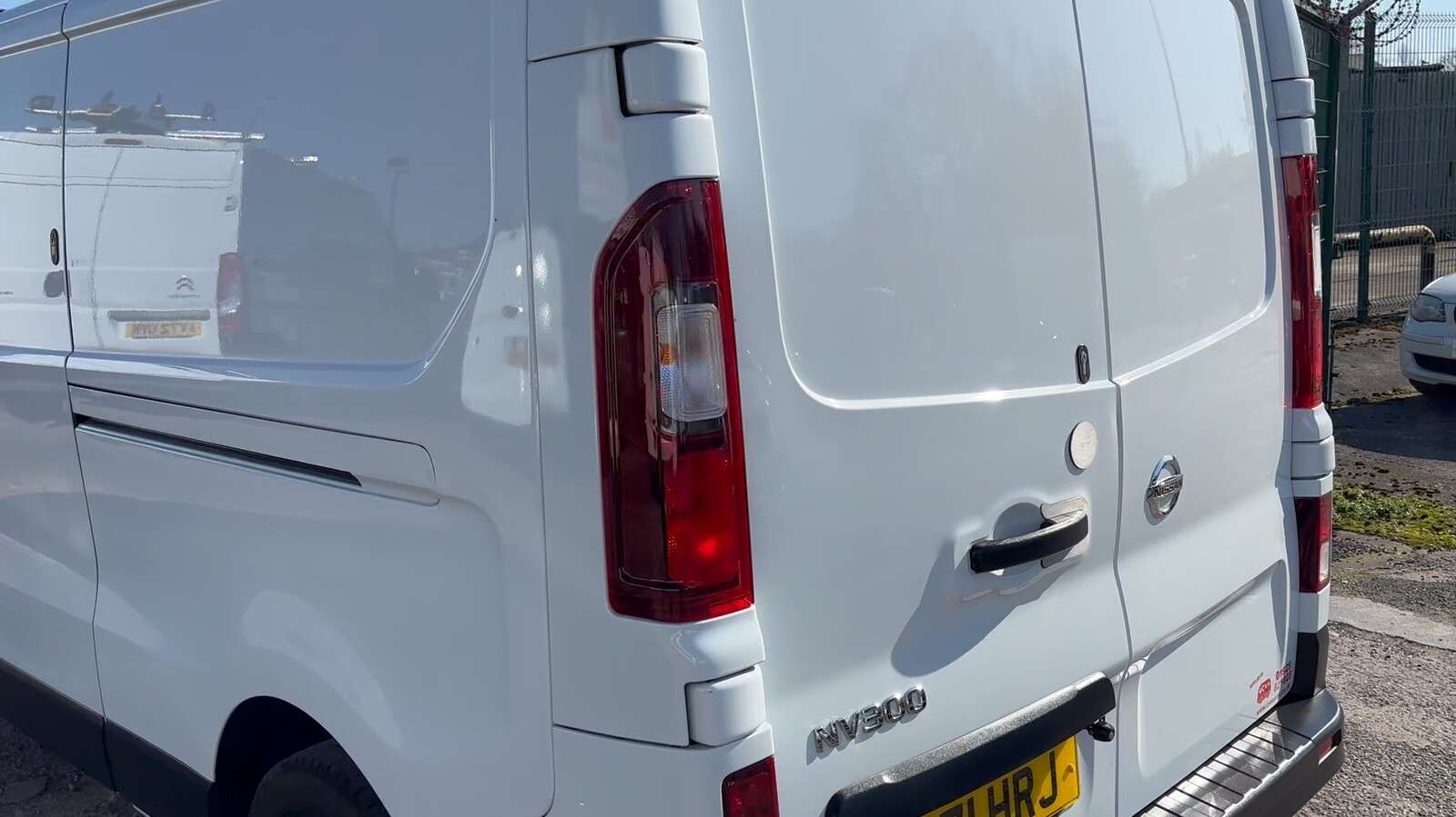 2021 NISSAN NV300 2021 NISSAN NV300