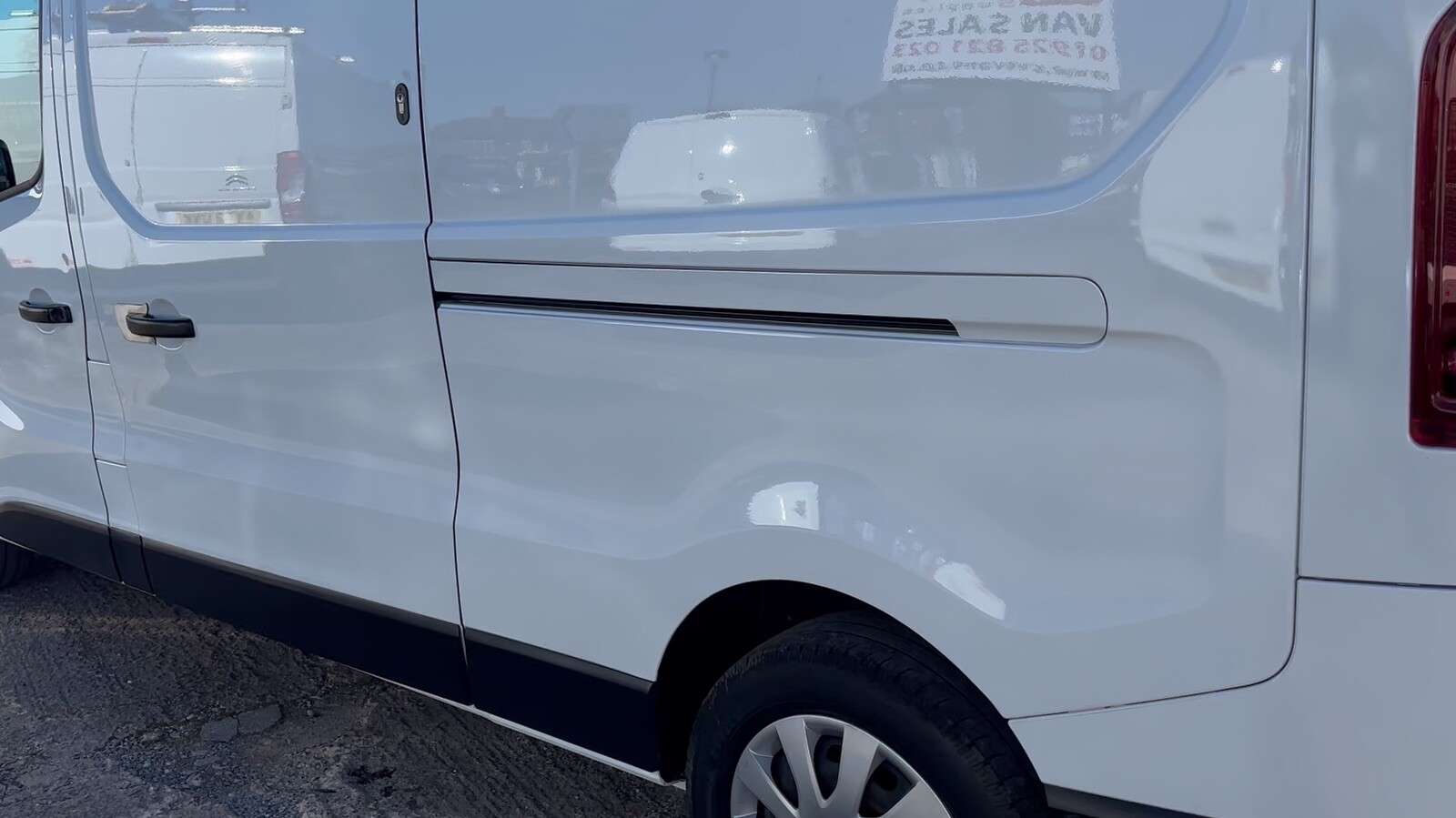 2021 NISSAN NV300 2021 NISSAN NV300