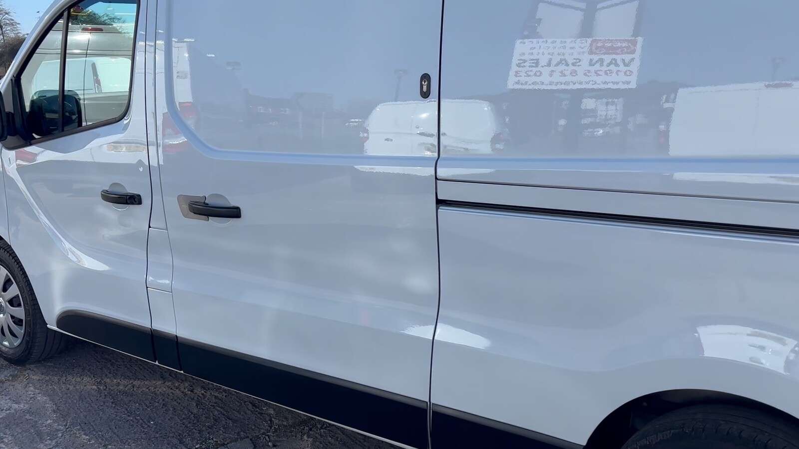 2021 NISSAN NV300 2021 NISSAN NV300