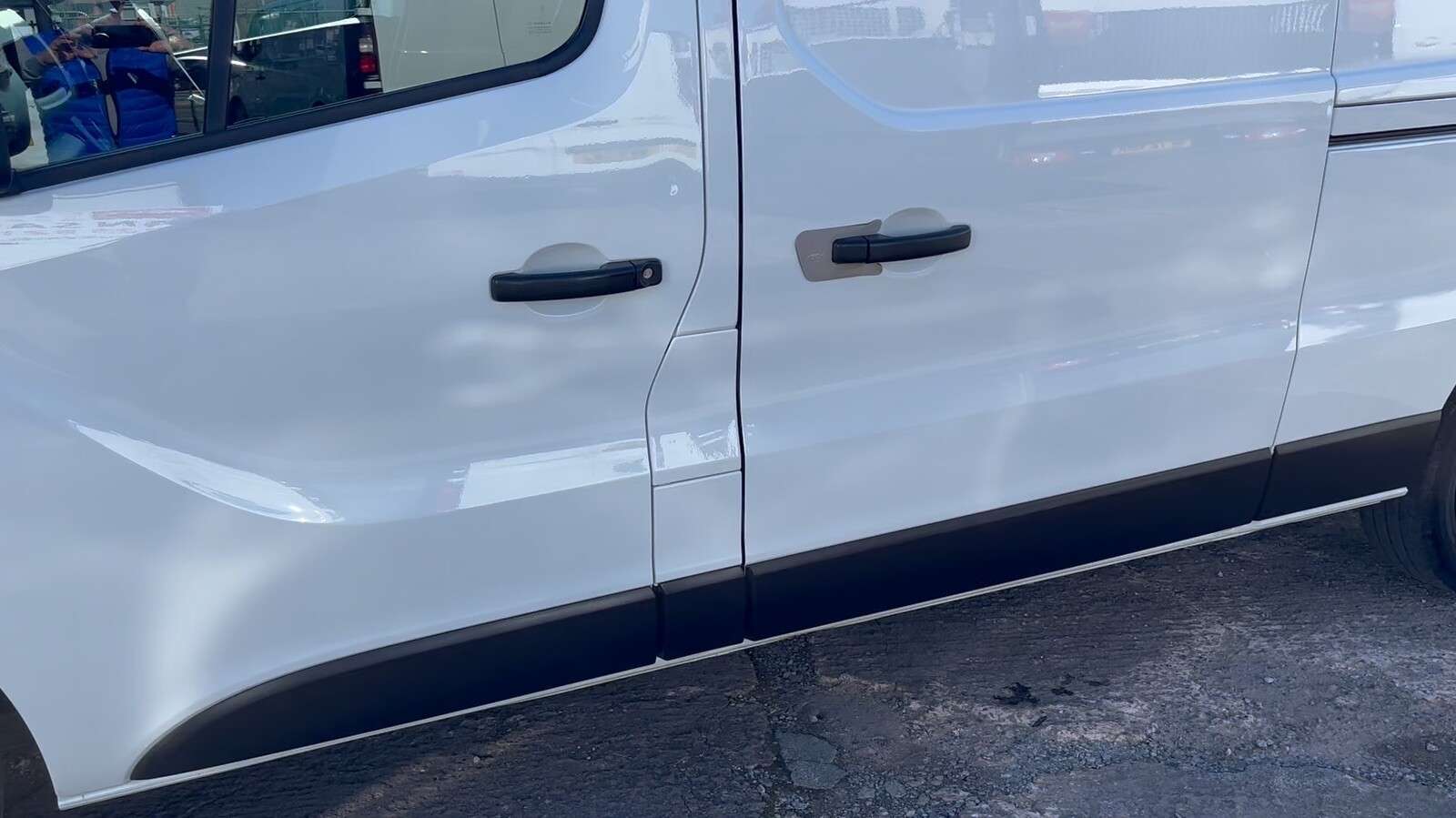 2021 NISSAN NV300 2021 NISSAN NV300