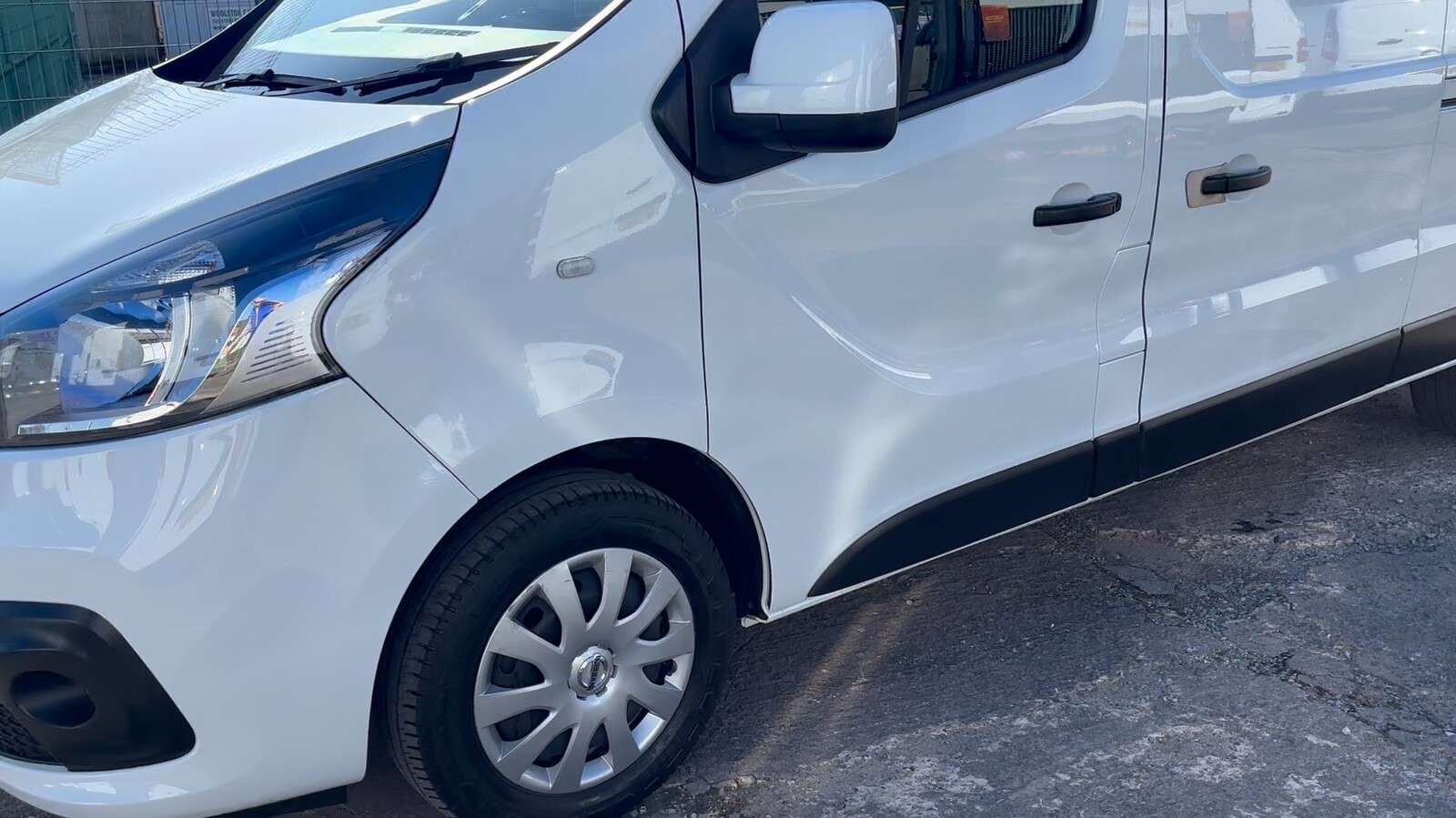 2021 NISSAN NV300 2021 NISSAN NV300