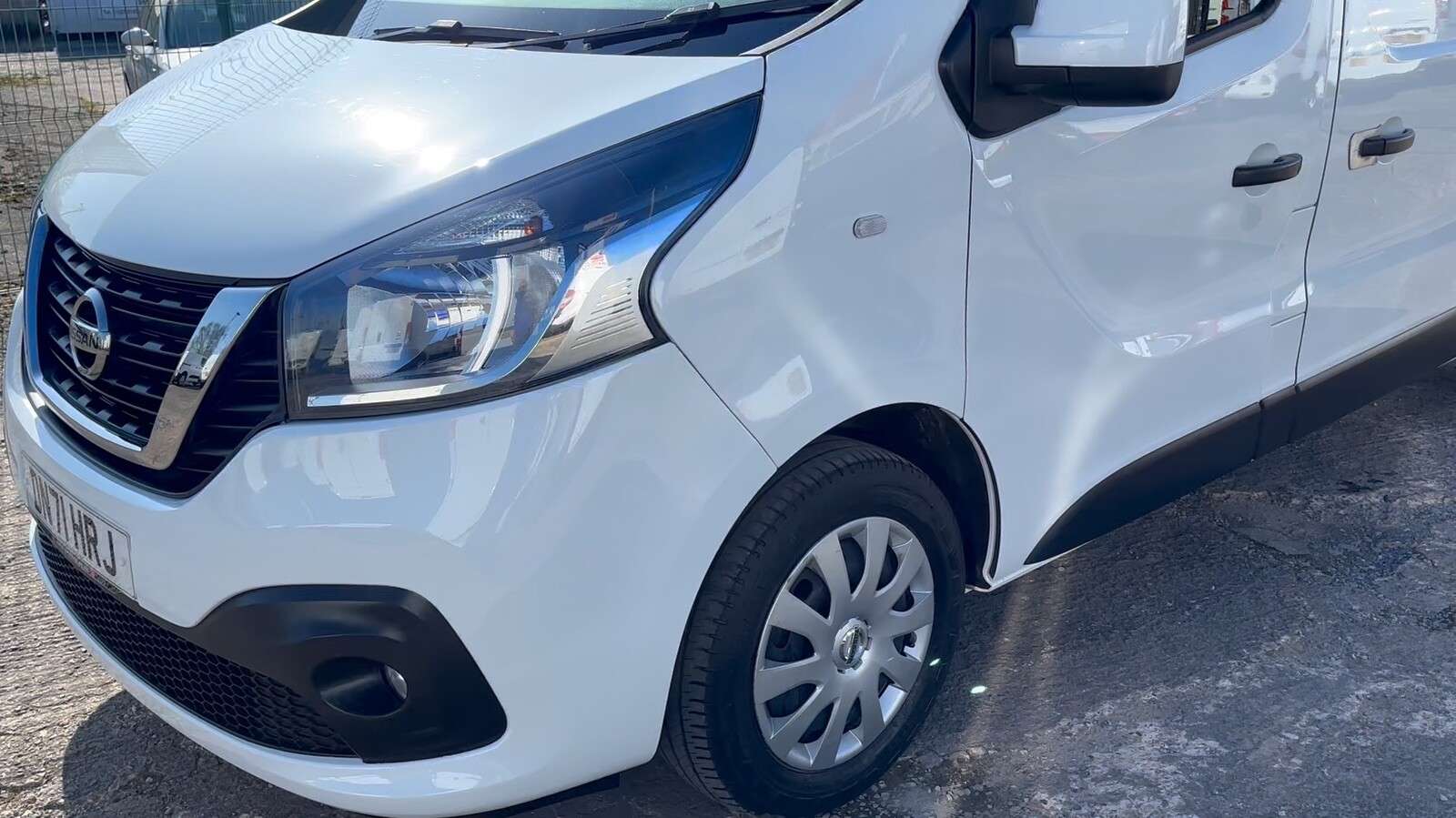 2021 NISSAN NV300 2021 NISSAN NV300