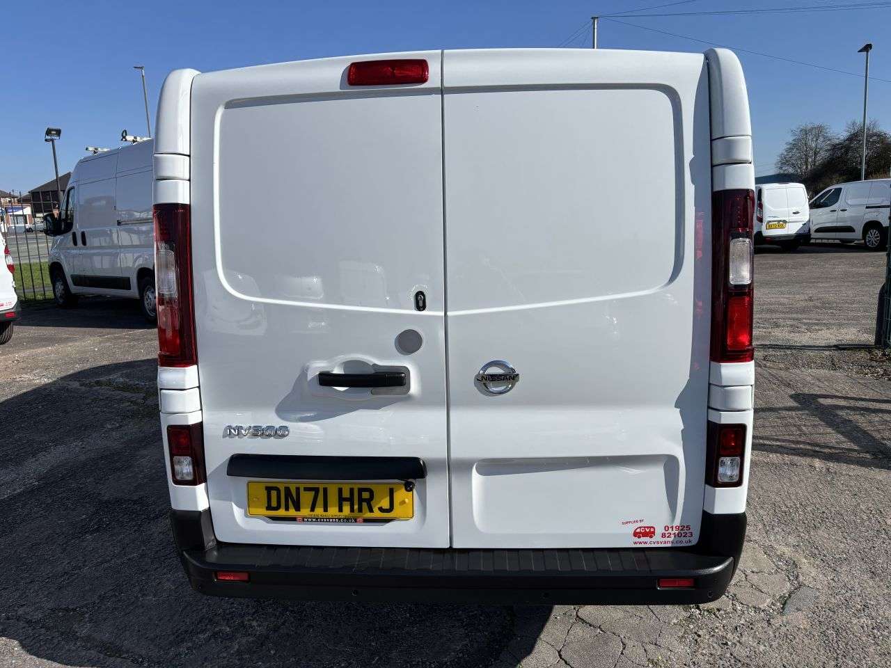 2021 NISSAN NV300 2021 NISSAN NV300