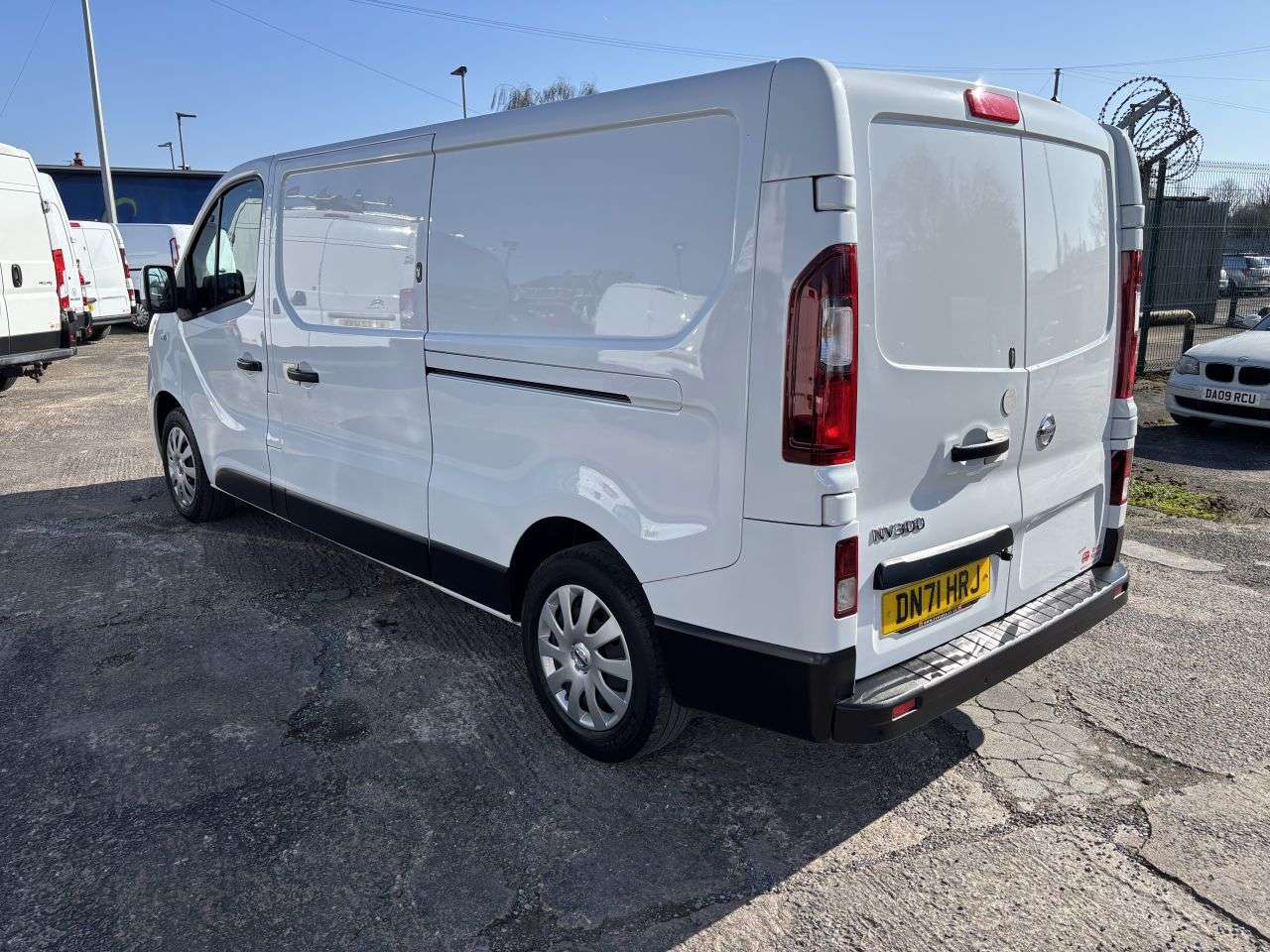 2021 NISSAN NV300 2021 NISSAN NV300