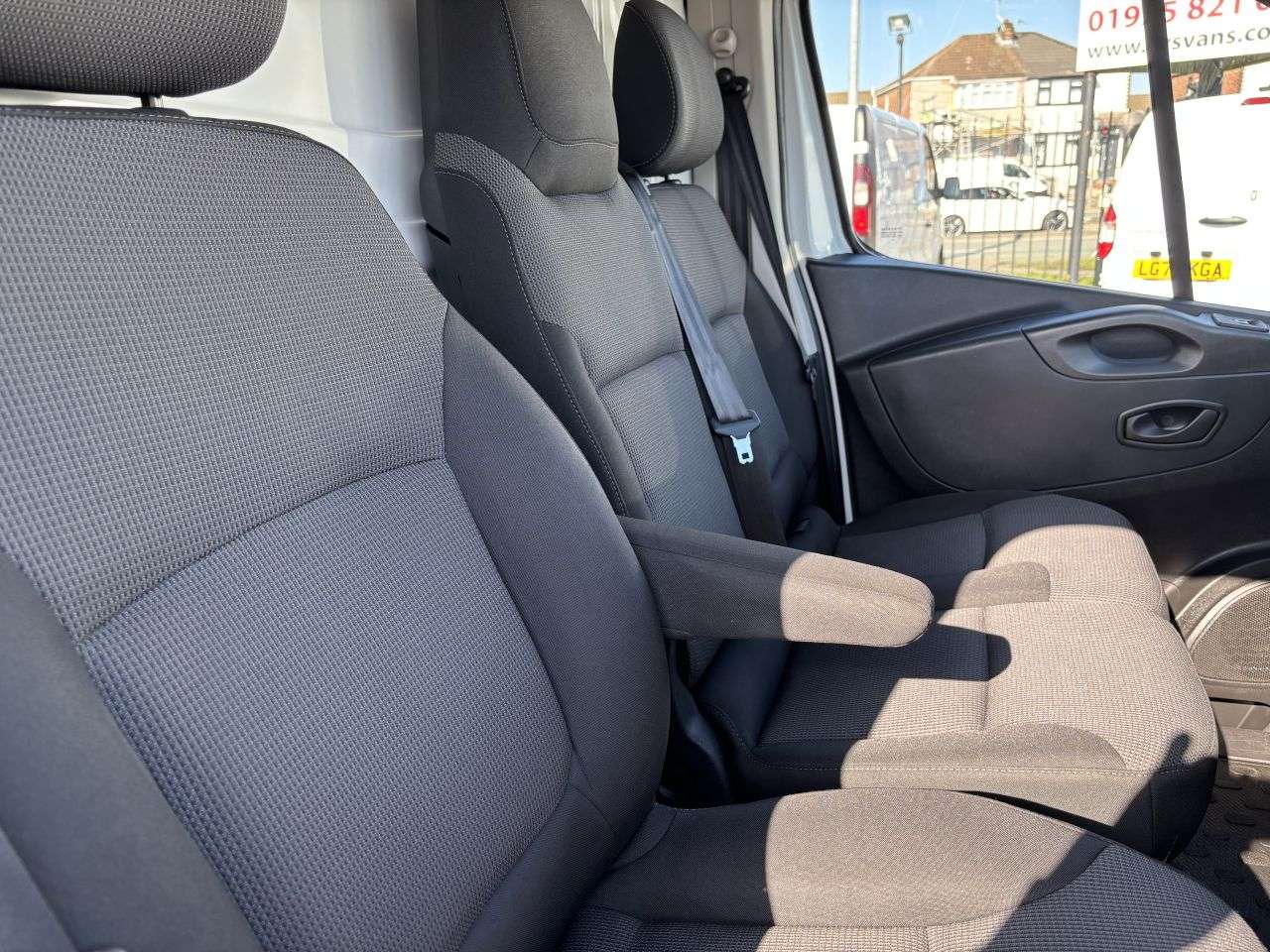 2021 NISSAN NV300 2021 NISSAN NV300
