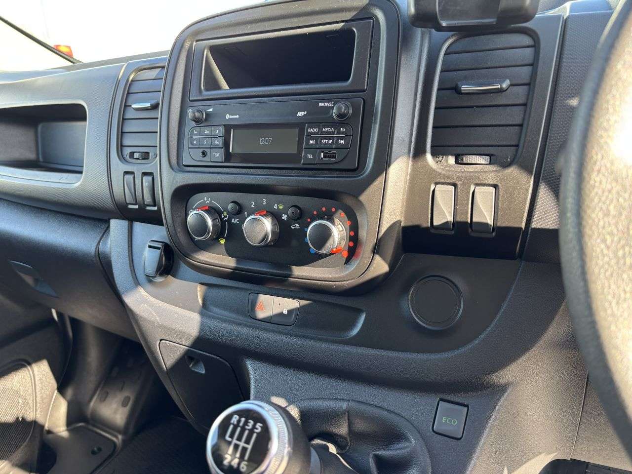 2021 NISSAN NV300 2021 NISSAN NV300