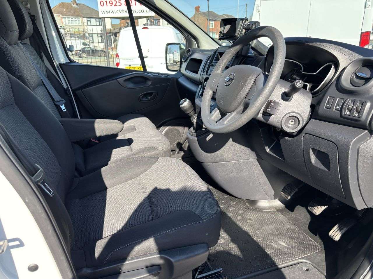 2021 NISSAN NV300 2021 NISSAN NV300