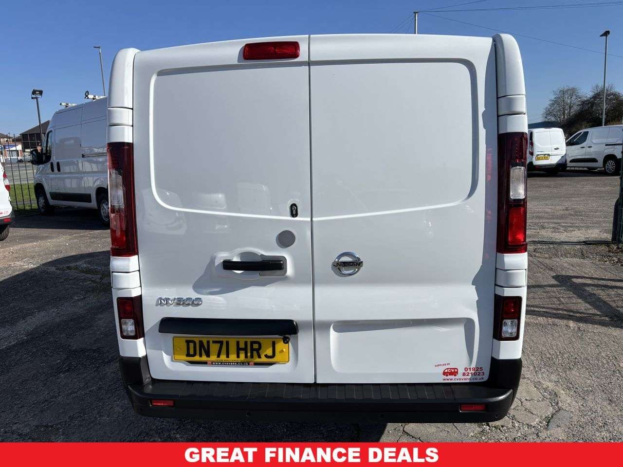 2021 NISSAN NV300 2021 NISSAN NV300