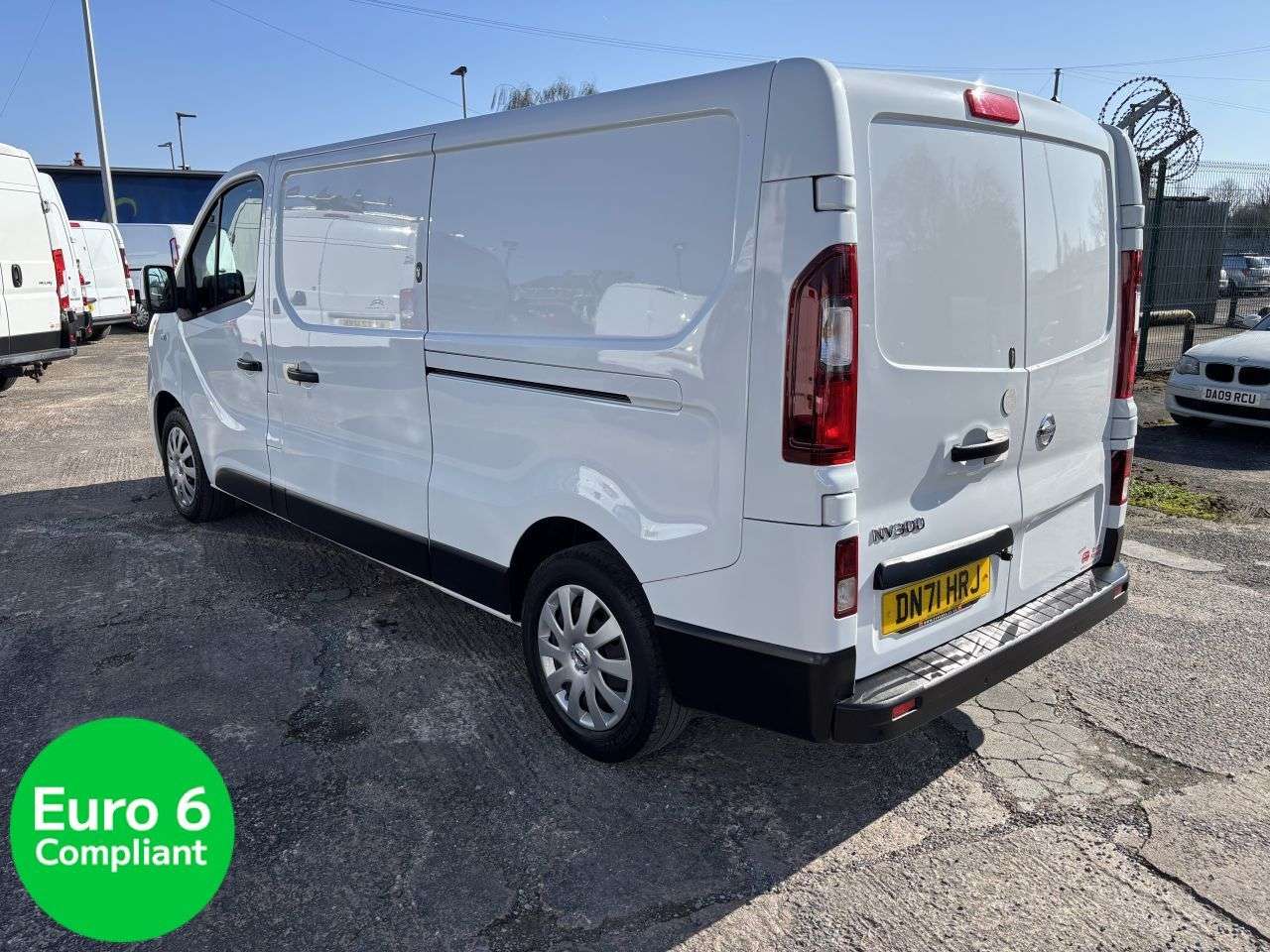 2021 NISSAN NV300 2021 NISSAN NV300