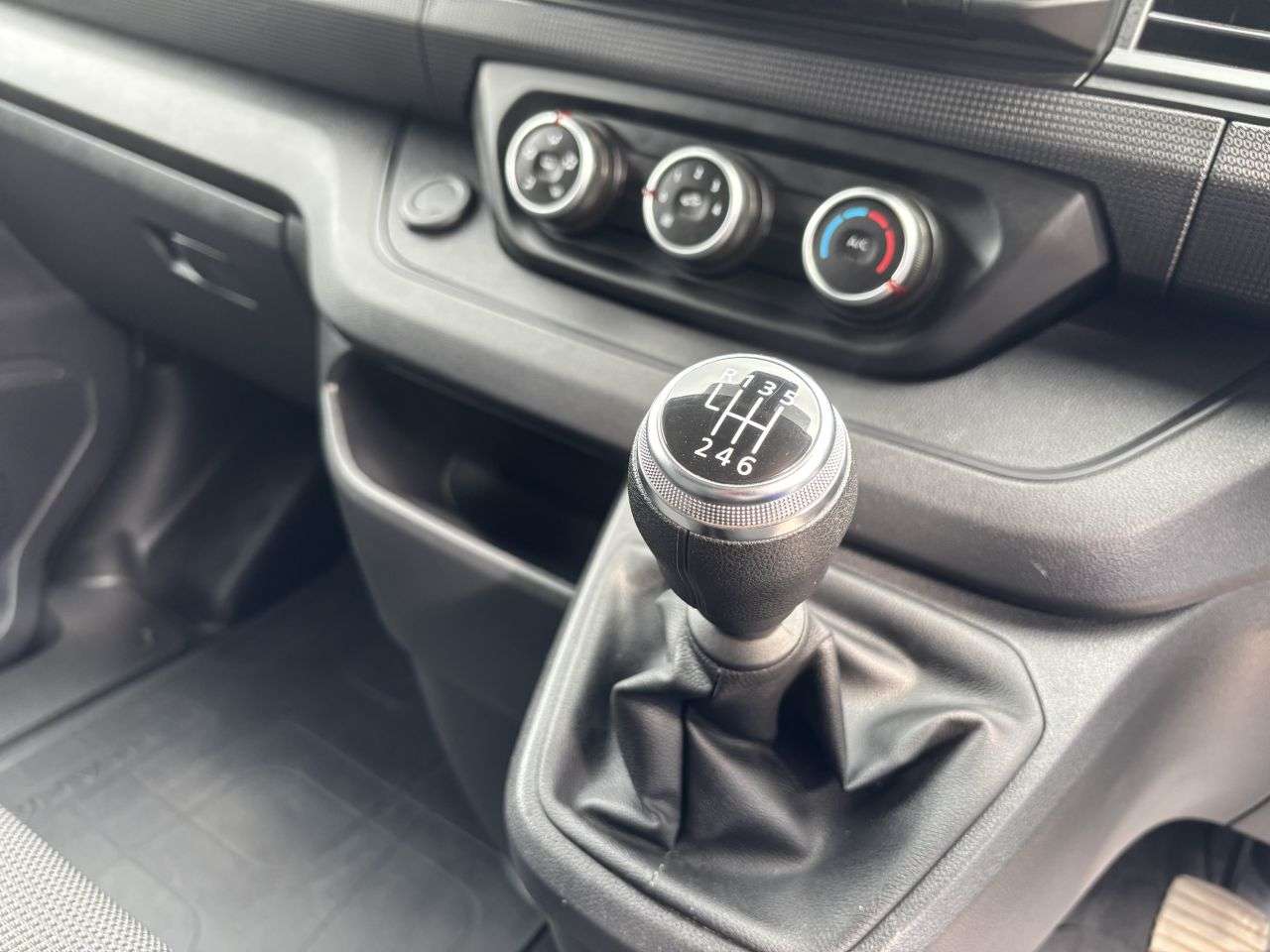 2022 RENAULT TRAFIC 2022 RENAULT TRAFIC