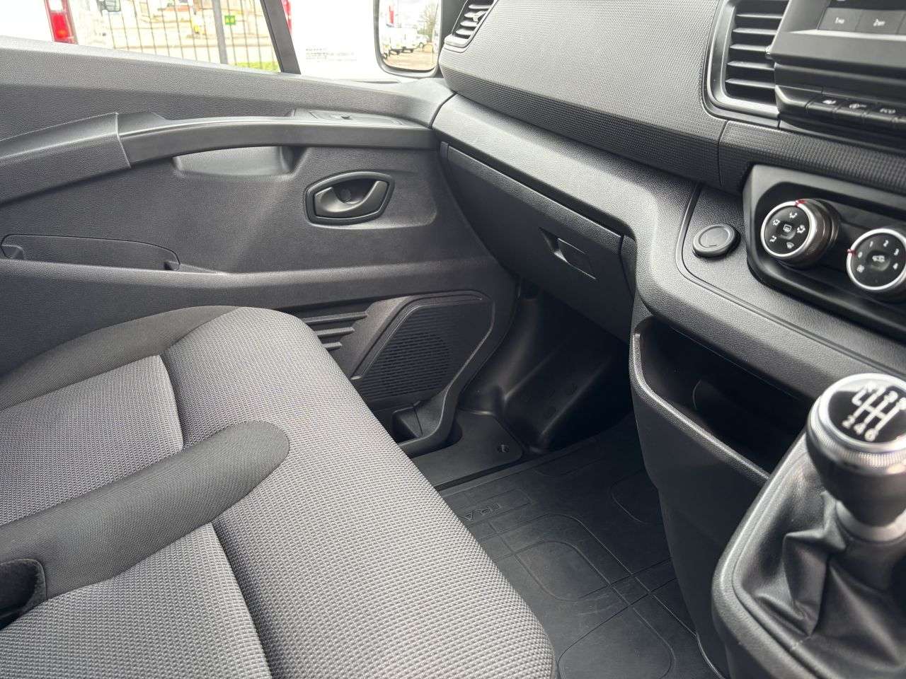 2022 RENAULT TRAFIC 2022 RENAULT TRAFIC