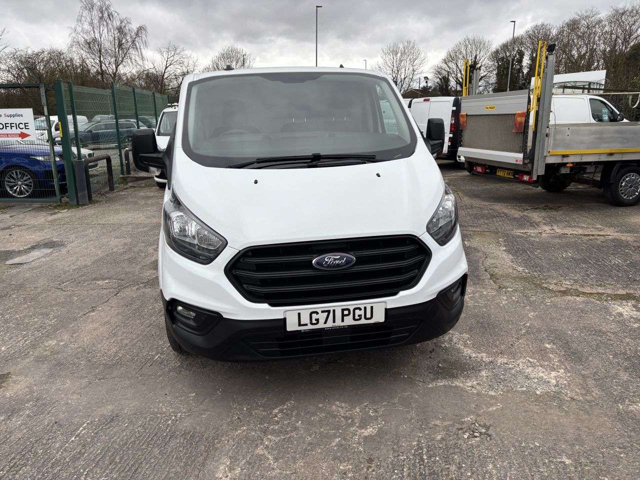 A 2021 FORD TRANSIT CUSTOM 2.0 300 EcoBlue Leader Panel Van 5dr Diesel Manual L1 H1 Euro 6 (s/s) (105 A 2021 FORD TRANSIT CUSTOM 2.0 300 EcoBlue Leader Panel Van 5dr Diesel Manual L1 H1 Euro 6 (s/s) (105