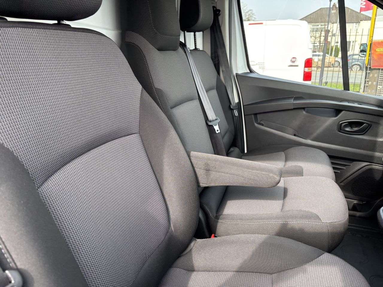 2023 RENAULT TRAFIC 2023 RENAULT TRAFIC