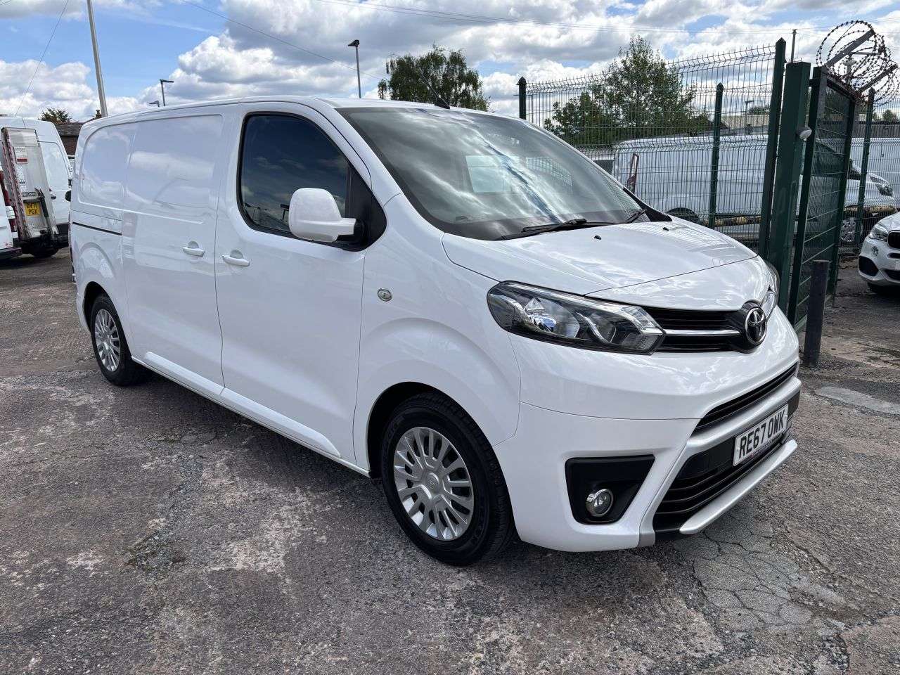 2017 TOYOTA PROACE 2017 TOYOTA PROACE