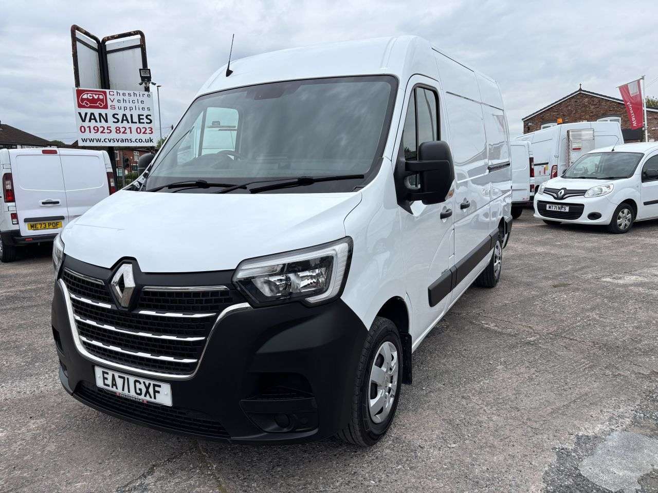 A 2021 RENAULT MASTER 2.3 dCi 35 Business+ Panel Van 4dr Diesel Manual FWD MWB Medium Roof Euro 6 A 2021 RENAULT MASTER 2.3 dCi 35 Business+ Panel Van 4dr Diesel Manual FWD MWB Medium Roof Euro 6
