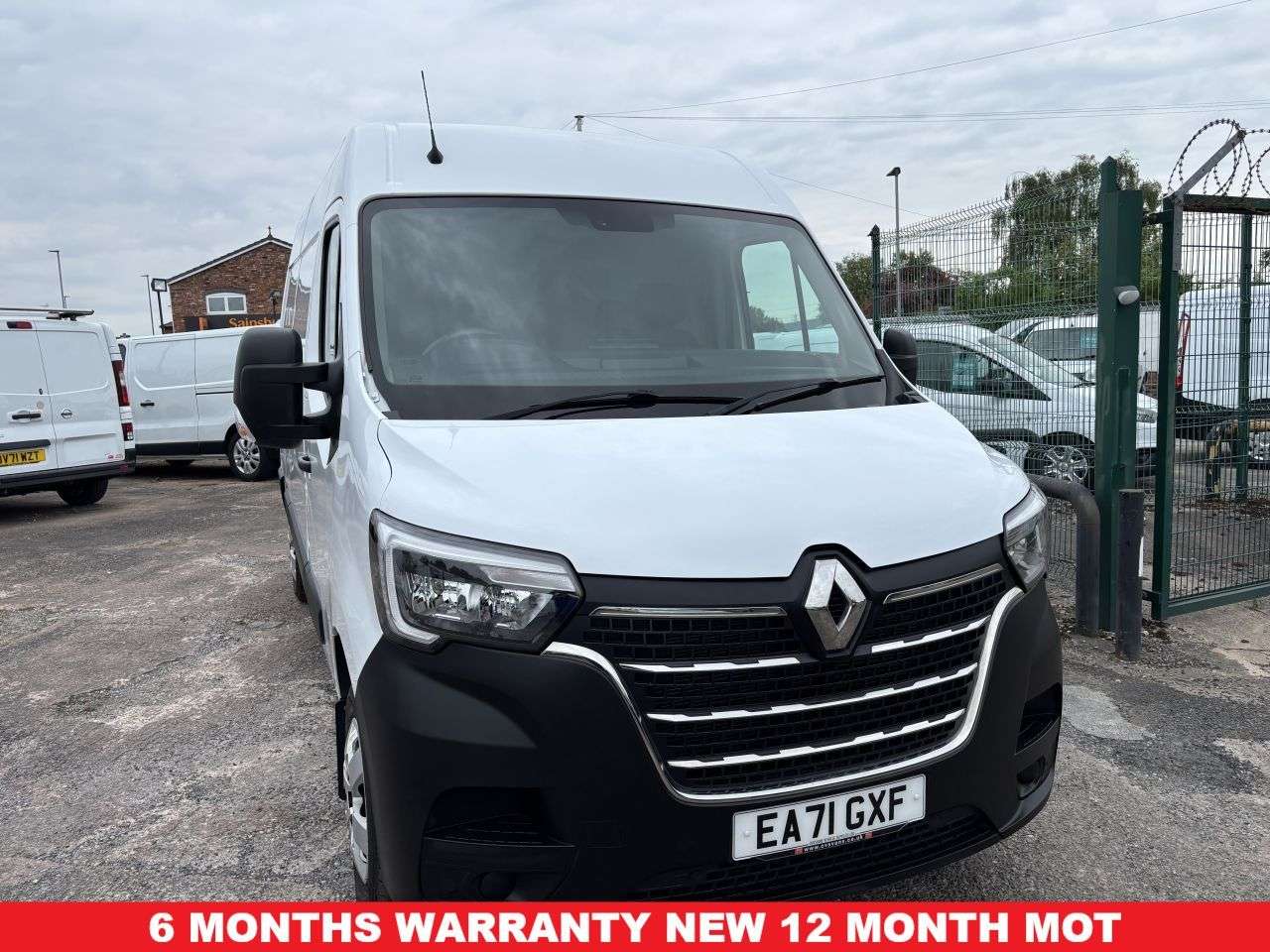 A 2021 RENAULT MASTER 2.3 dCi 35 Business+ Panel Van 4dr Diesel Manual FWD MWB Medium Roof Euro 6 A 2021 RENAULT MASTER 2.3 dCi 35 Business+ Panel Van 4dr Diesel Manual FWD MWB Medium Roof Euro 6