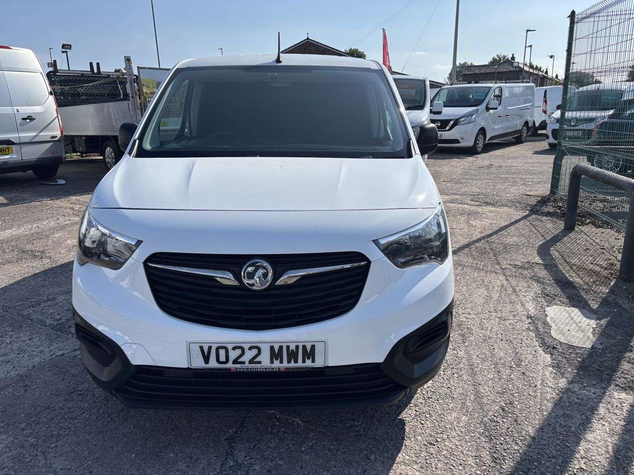 A 2022 VAUXHALL COMBO 1.5 Turbo D 2000 Edition Panel Van 4dr Diesel Manual L1 H1 Euro 6 (100 ps) A 2022 VAUXHALL COMBO 1.5 Turbo D 2000 Edition Panel Van 4dr Diesel Manual L1 H1 Euro 6 (100 ps)
