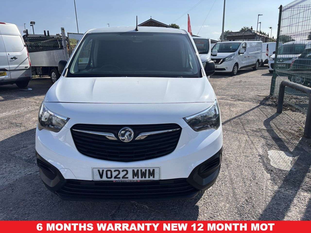 A 2022 VAUXHALL COMBO 1.5 Turbo D 2000 Edition Panel Van 4dr Diesel Manual L1 H1 Euro 6 (100 ps) A 2022 VAUXHALL COMBO 1.5 Turbo D 2000 Edition Panel Van 4dr Diesel Manual L1 H1 Euro 6 (100 ps)
