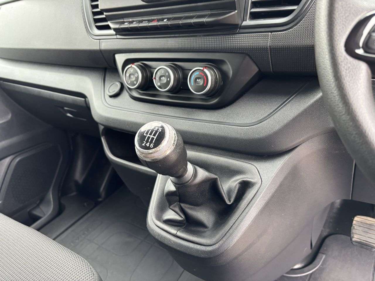 2022 RENAULT TRAFIC 2022 RENAULT TRAFIC