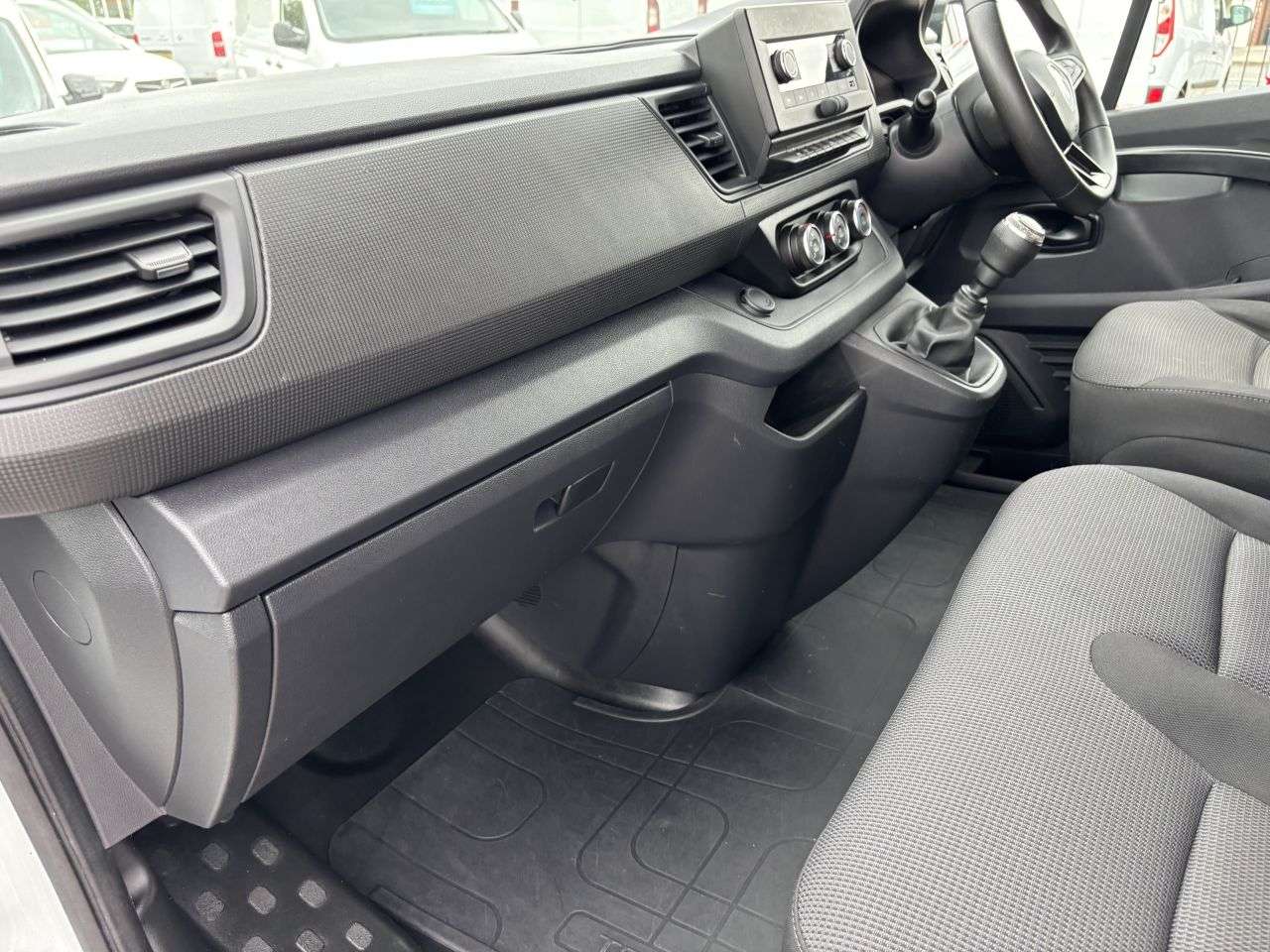 2022 RENAULT TRAFIC 2022 RENAULT TRAFIC