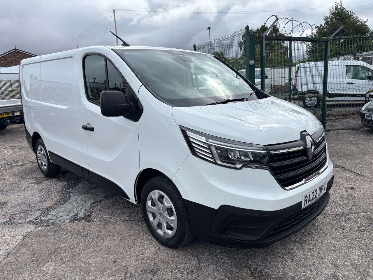 A 2022 RENAULT TRAFIC 2.0 dCi Blue SL28 Business Panel Van 5dr Diesel Manual L1 H1 Euro 6 (s/s) ( A 2022 RENAULT TRAFIC 2.0 dCi Blue SL28 Business Panel Van 5dr Diesel Manual L1 H1 Euro 6 (s/s) (