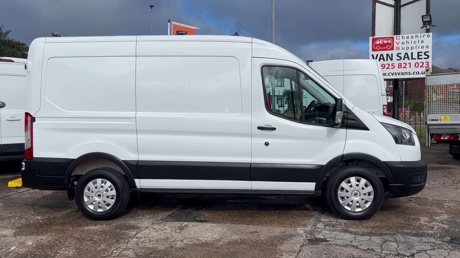 A 2022 FORD TRANSIT 2.0 350 EcoBlue Leader Panel Van 5dr Diesel Manual FWD L2 H2 Euro 6 (s/s) ( A 2022 FORD TRANSIT 2.0 350 EcoBlue Leader Panel Van 5dr Diesel Manual FWD L2 H2 Euro 6 (s/s) (