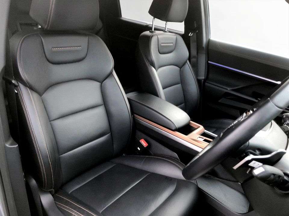 2024 KGM TORRES 2024 KGM TORRES