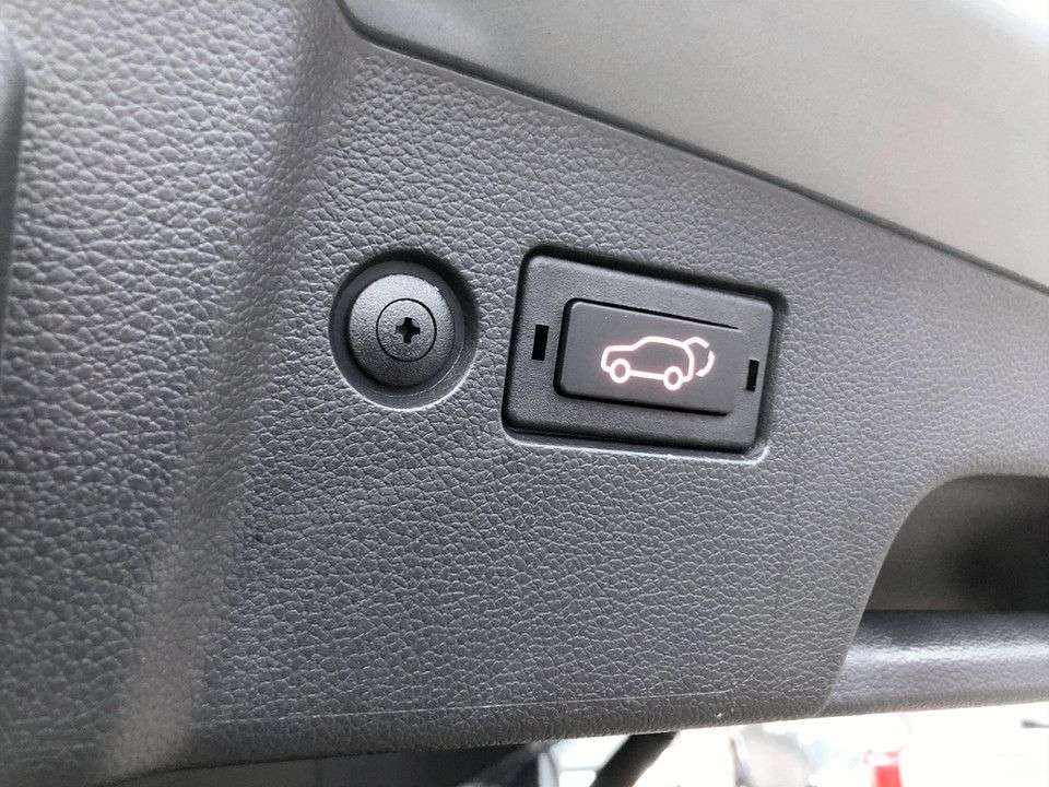 2024 KGM TORRES 2024 KGM TORRES