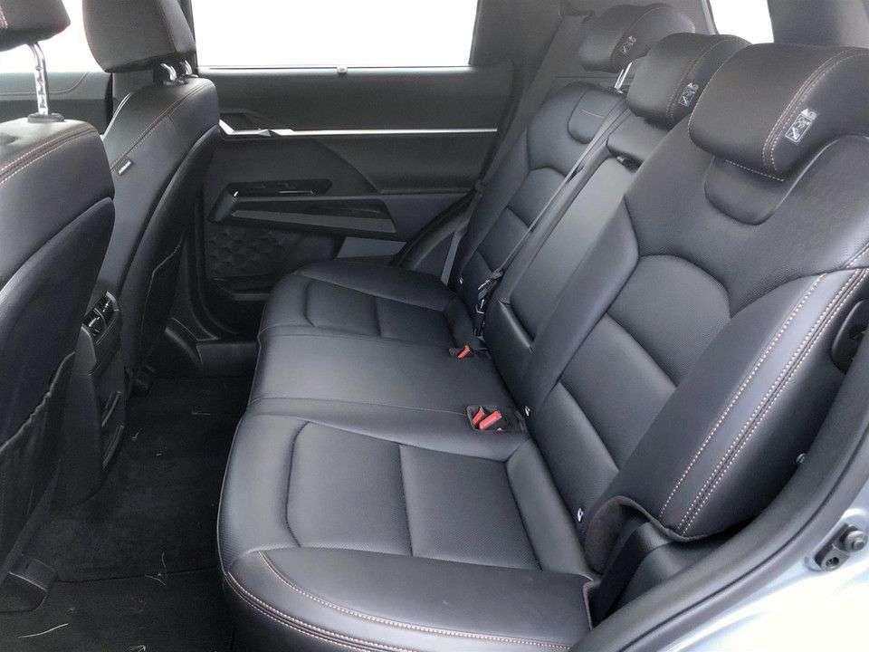 2024 KGM TORRES 2024 KGM TORRES