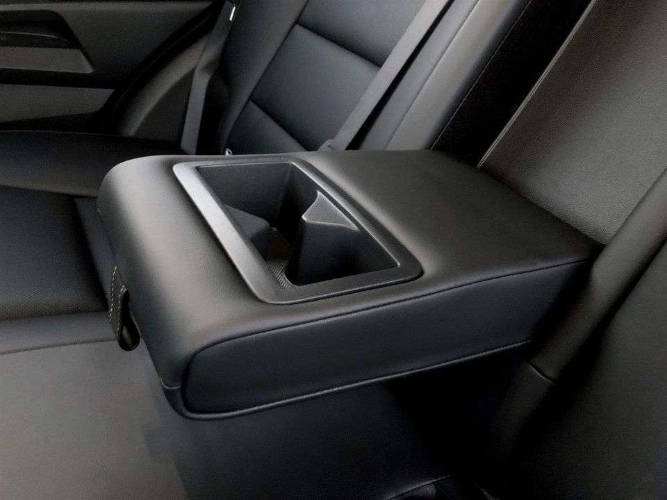 2024 KGM TORRES 2024 KGM TORRES