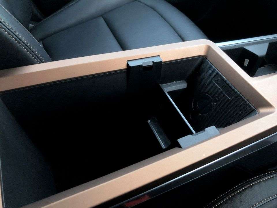 2024 KGM TORRES 2024 KGM TORRES