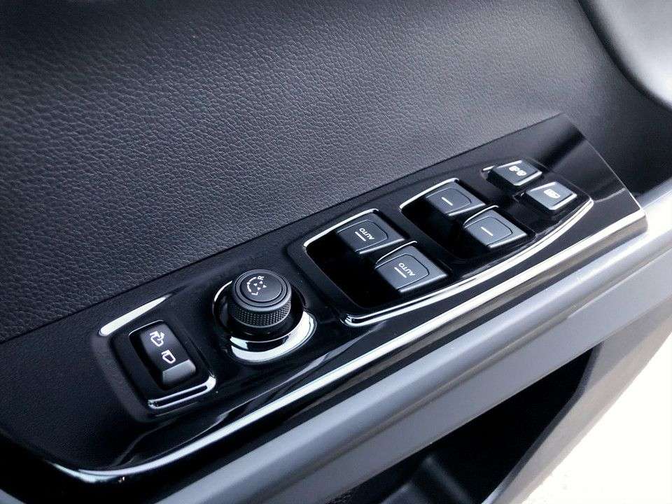 2024 KGM TORRES 2024 KGM TORRES