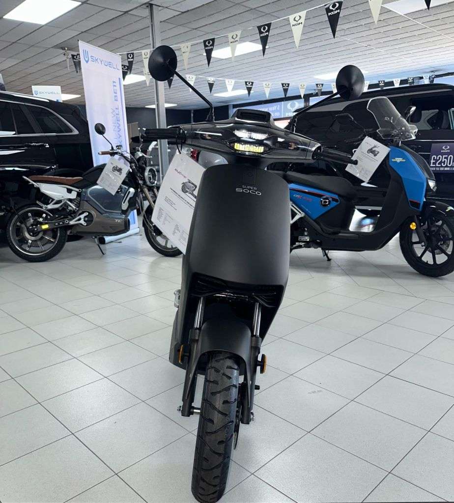 null VMOTO SUPER SOCO CUX null VMOTO SUPER SOCO CUX