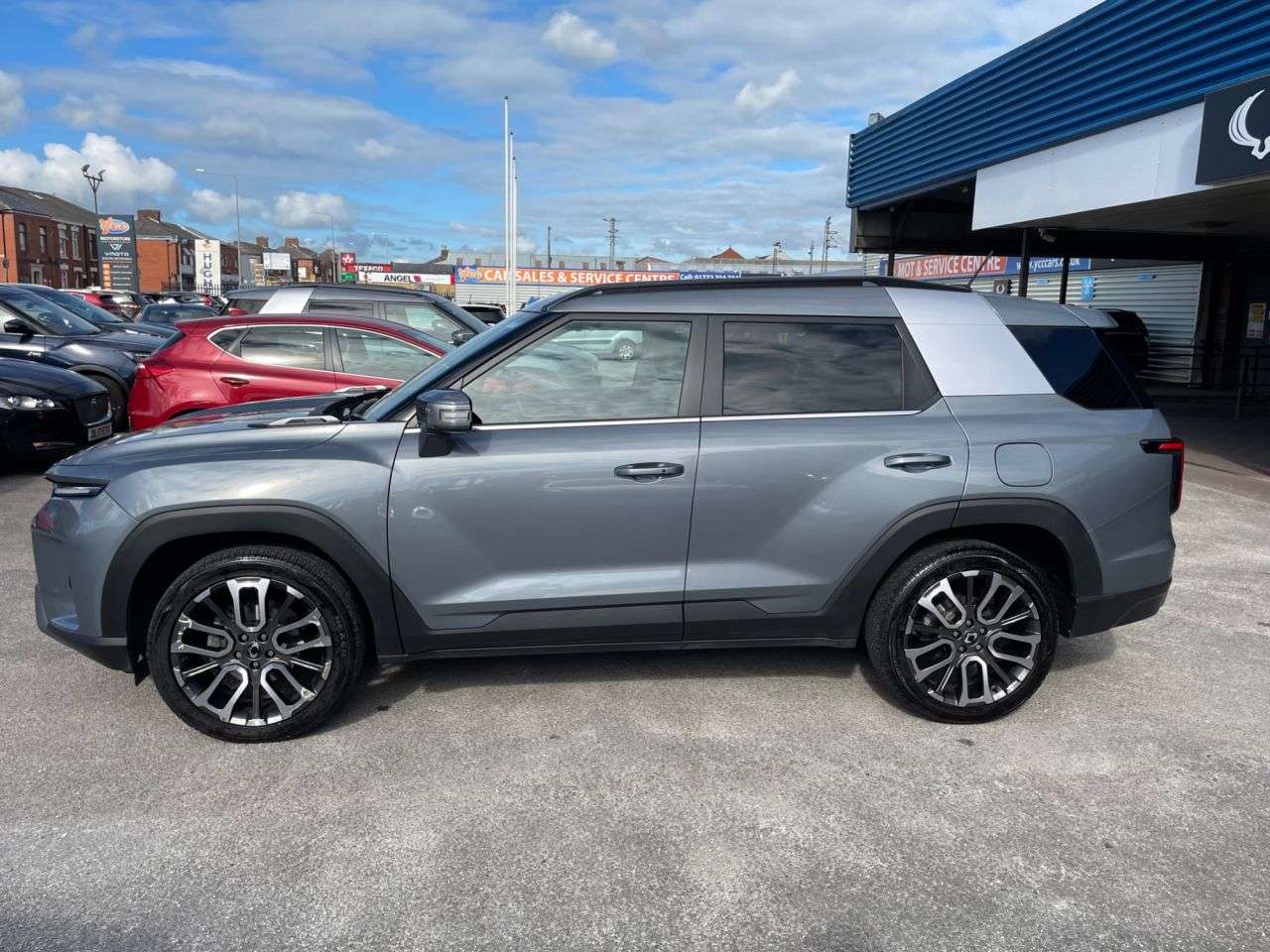 2024 KGM TORRES 2024 KGM TORRES