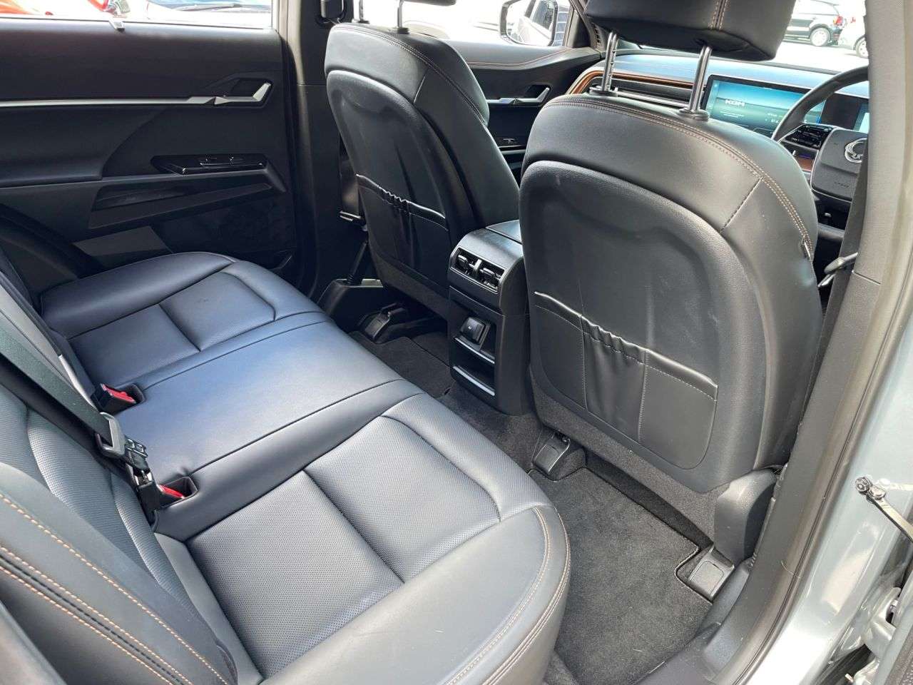 2024 KGM TORRES 2024 KGM TORRES