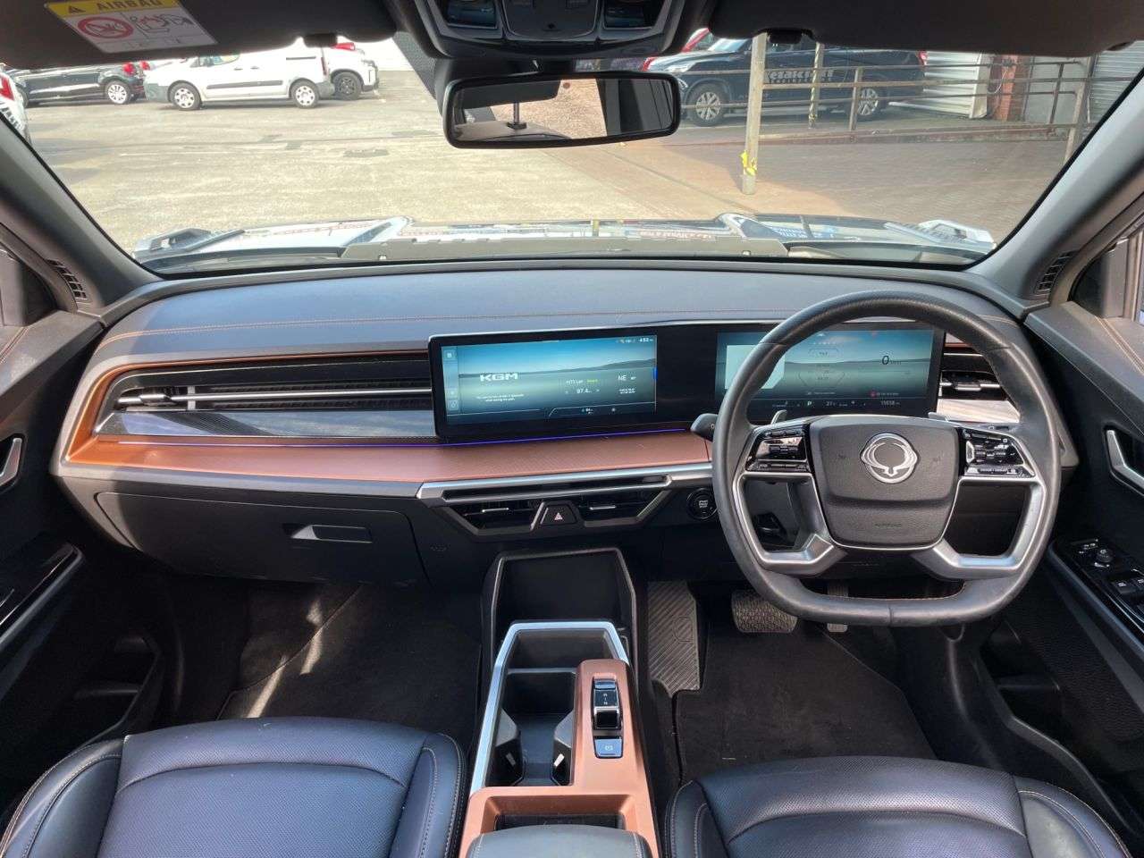 2024 KGM TORRES 2024 KGM TORRES