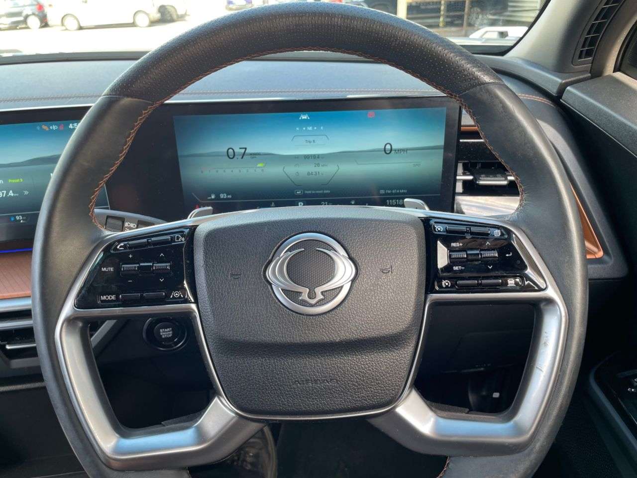 2024 KGM TORRES 2024 KGM TORRES