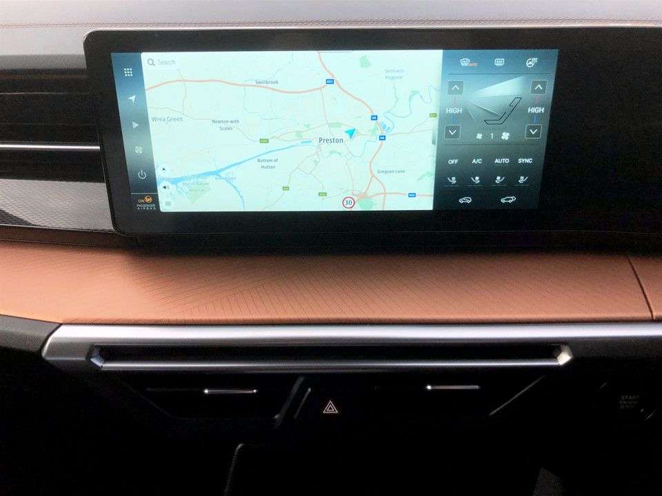 2024 KGM TORRES 2024 KGM TORRES