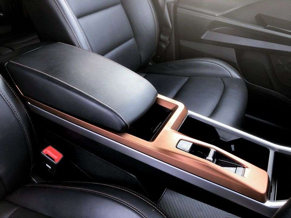 2024 KGM TORRES 2024 KGM TORRES