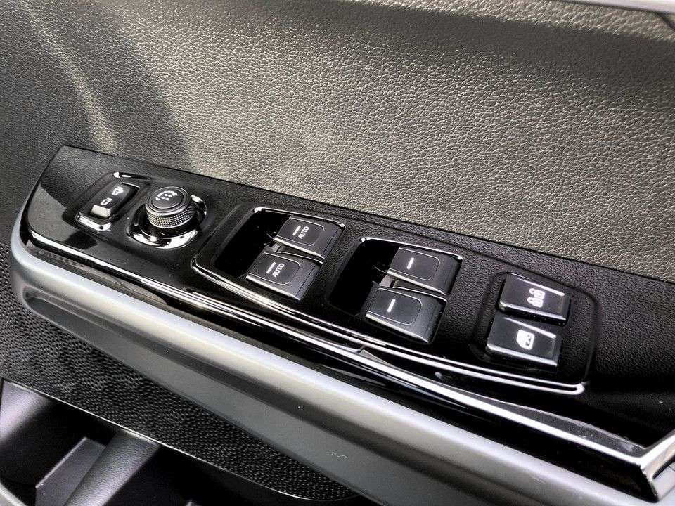 2024 KGM TORRES 2024 KGM TORRES