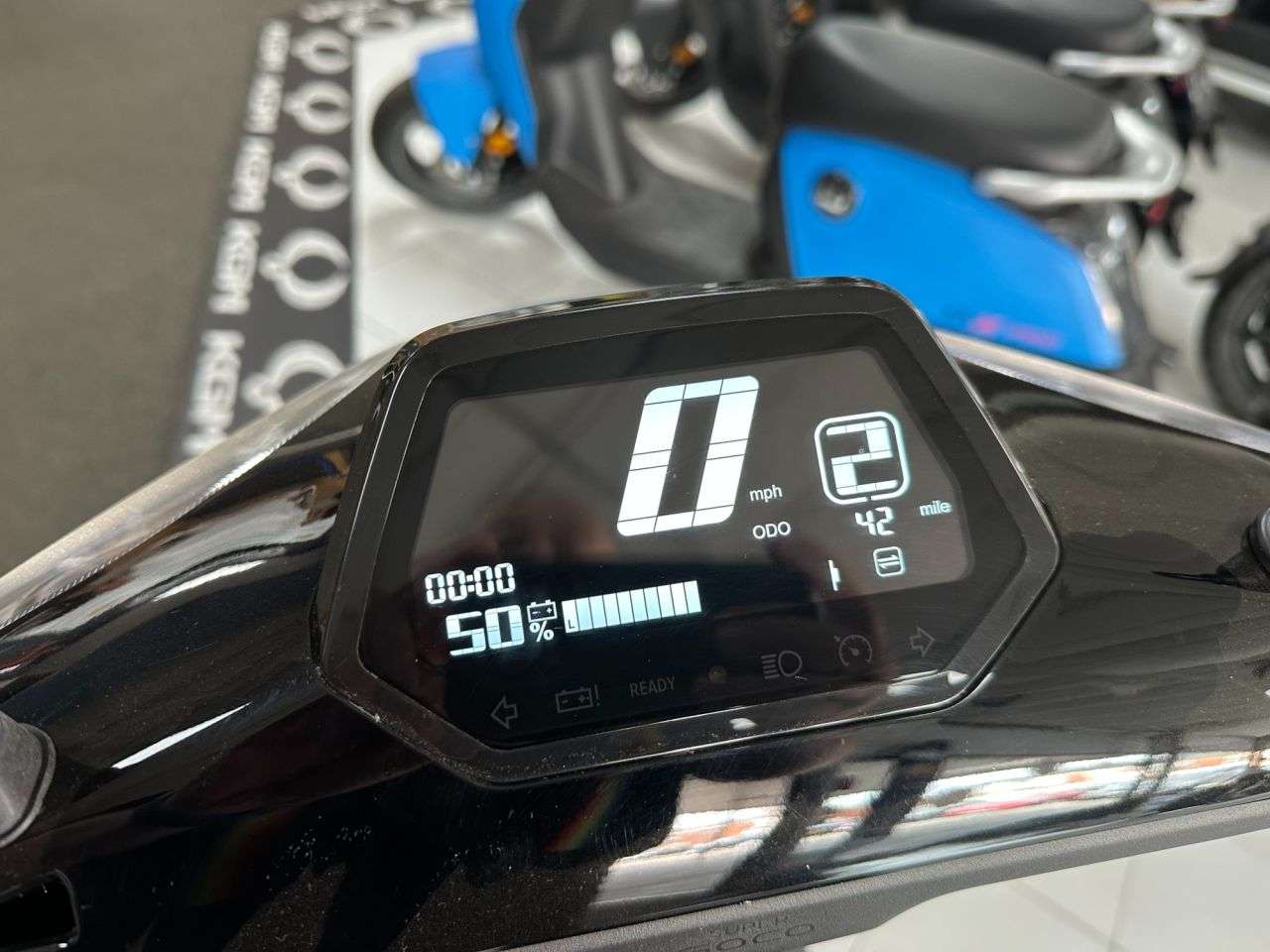 2025 VMOTO CUX 2025 VMOTO CUX