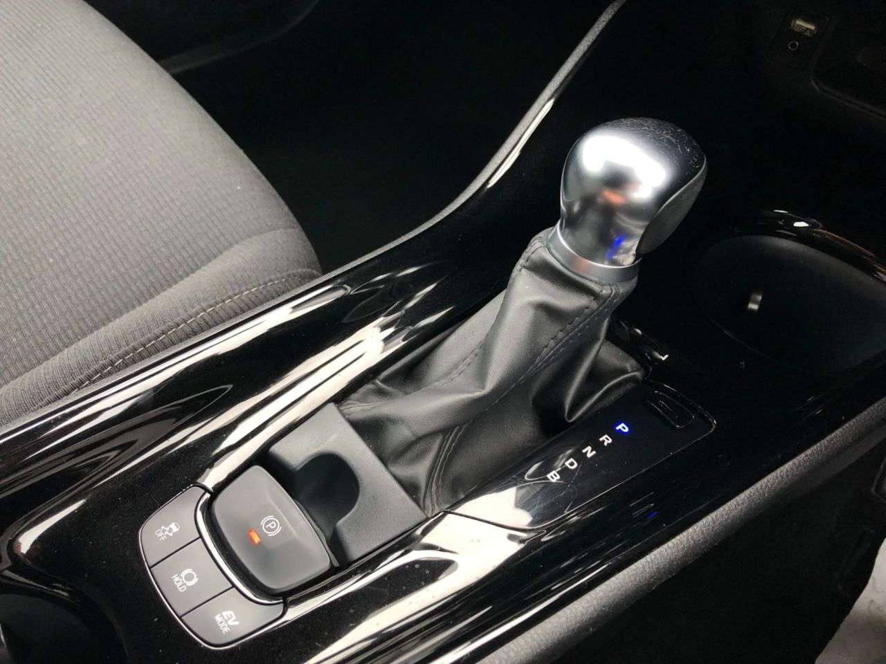 2019 TOYOTA C-HR 2019 TOYOTA C-HR