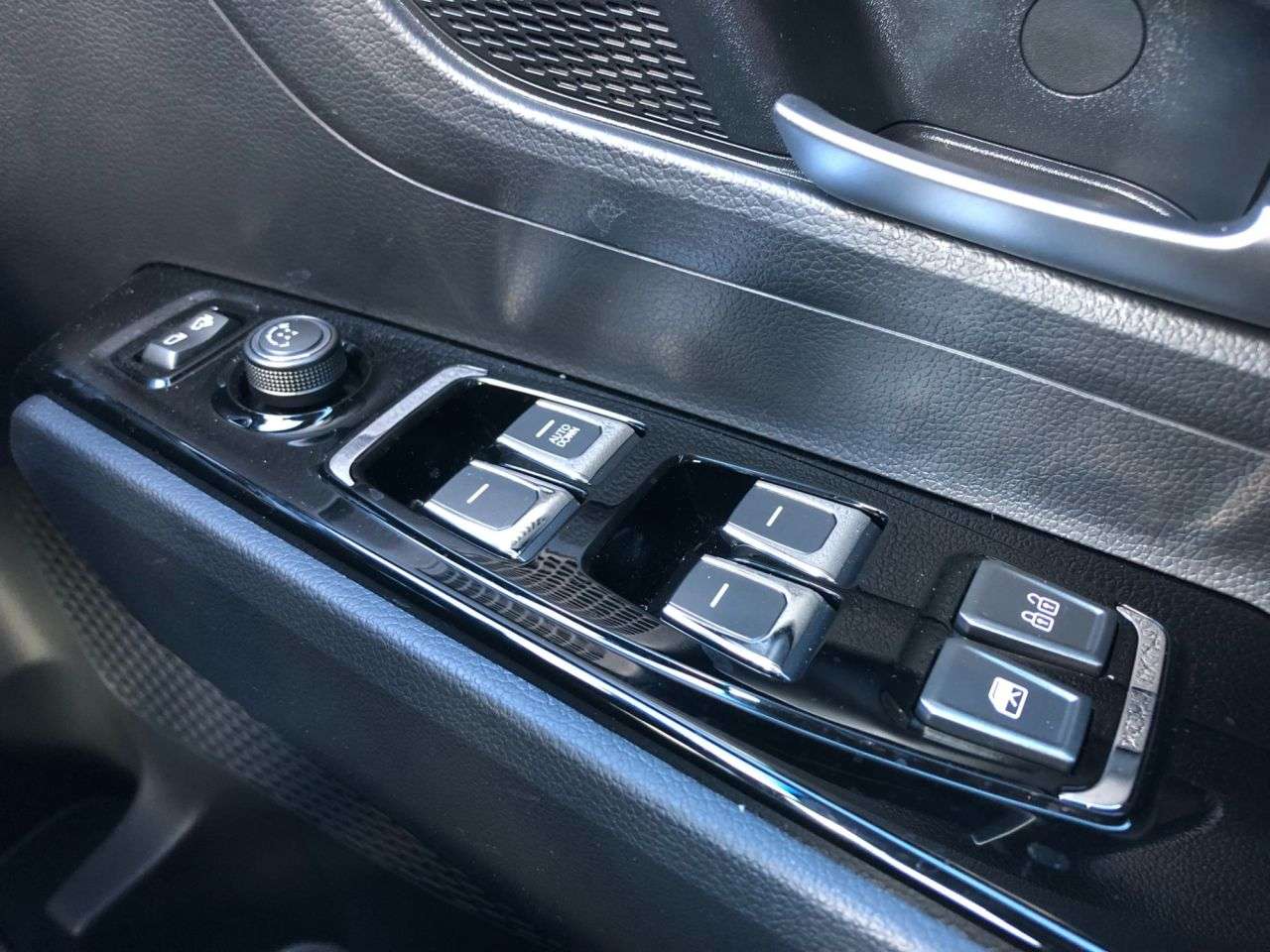 2025 KGM KORANDO 2025 KGM KORANDO