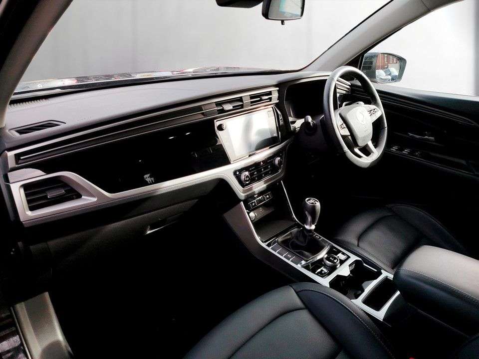 2025 KGM KORANDO 2025 KGM KORANDO