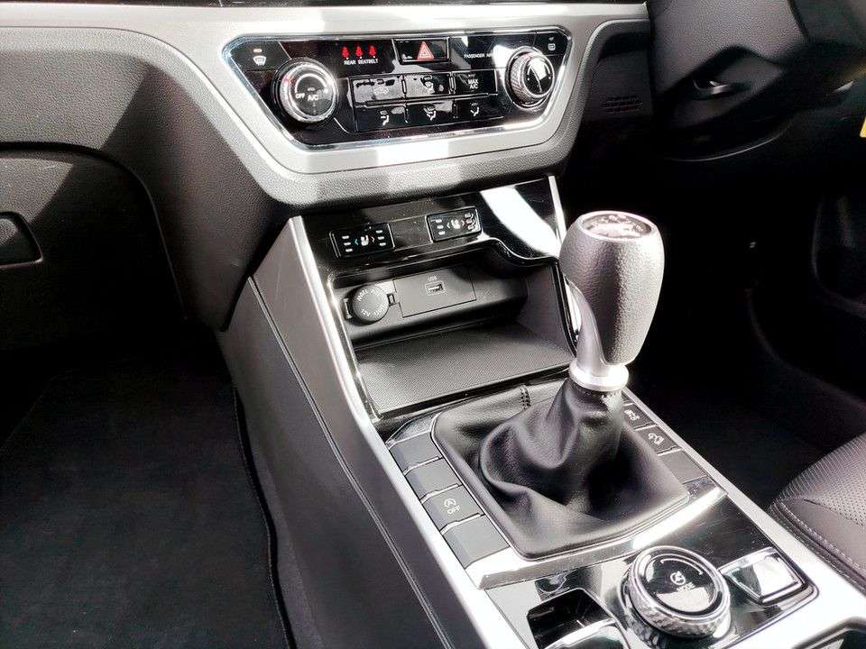 2025 KGM KORANDO 2025 KGM KORANDO