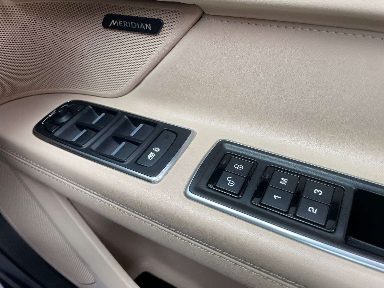 2017 JAGUAR XF 2017 JAGUAR XF