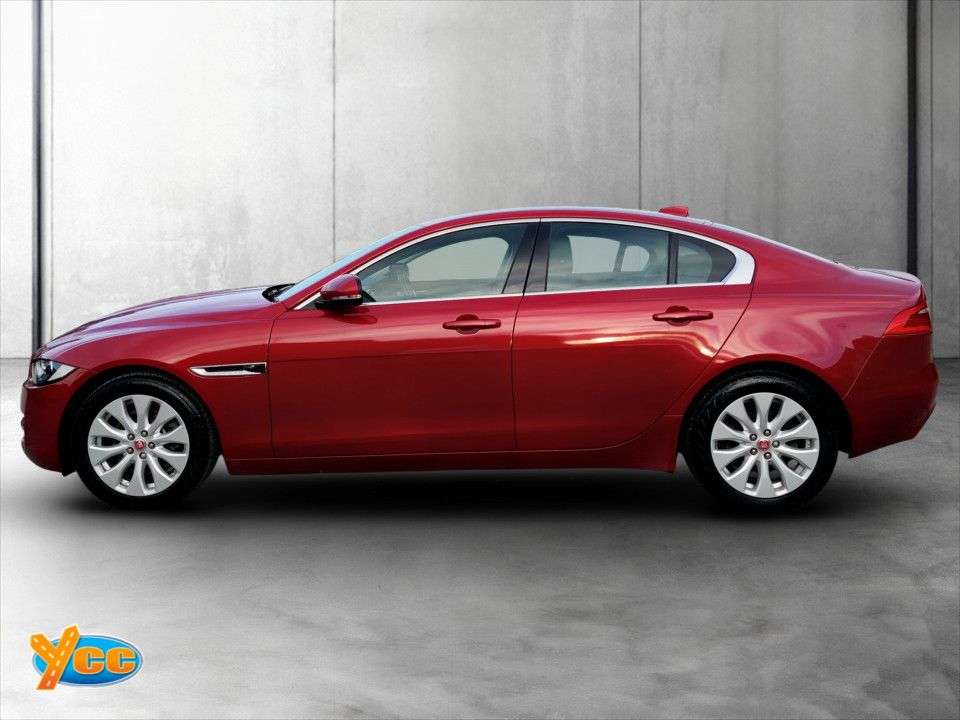 A 2018 JAGUAR XE 2.0d Prestige Saloon 4dr Diesel Auto Euro 6 (s/s) (163 ps) 4 STAMP FULL SER A 2018 JAGUAR XE 2.0d Prestige Saloon 4dr Diesel Auto Euro 6 (s/s) (163 ps) 4 STAMP FULL SER