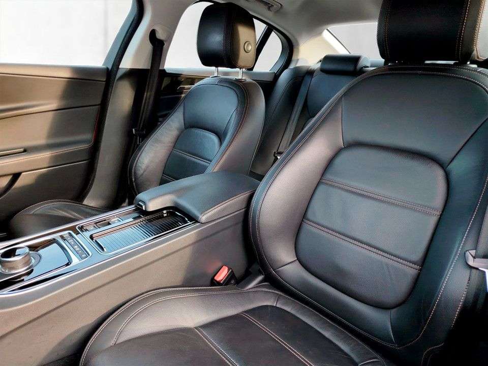 2018 JAGUAR XE 2018 JAGUAR XE