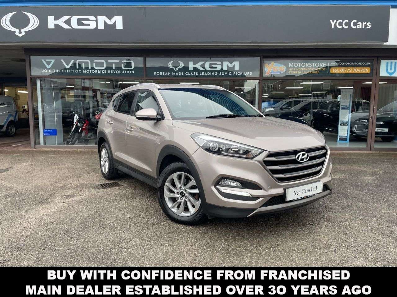 A 2016 HYUNDAI TUCSON 2.0 CRDi SE Nav SUV 5dr Diesel Auto 4WD Euro 6 (136 ps) FREE DELIVERY 9 STA A 2016 HYUNDAI TUCSON 2.0 CRDi SE Nav SUV 5dr Diesel Auto 4WD Euro 6 (136 ps) FREE DELIVERY 9 STA